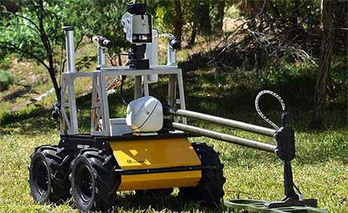 Coimbra uses Husky for outdoor mobile bomb detection